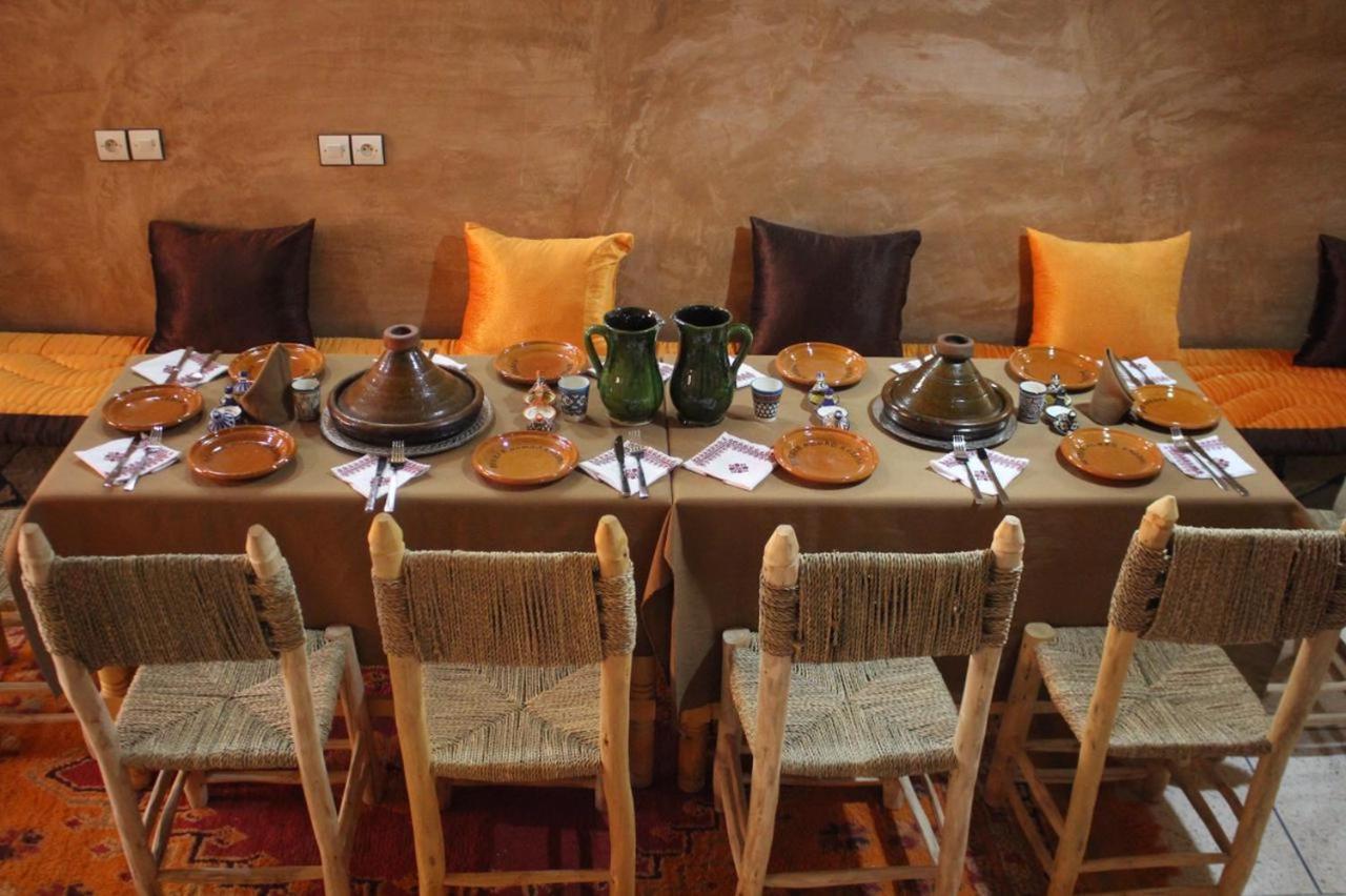 לינה וארוחת בוקר Nkob Berber Nomad Kasbah מראה חיצוני תמונה
