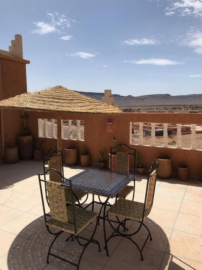 לינה וארוחת בוקר Nkob Berber Nomad Kasbah מראה חיצוני תמונה